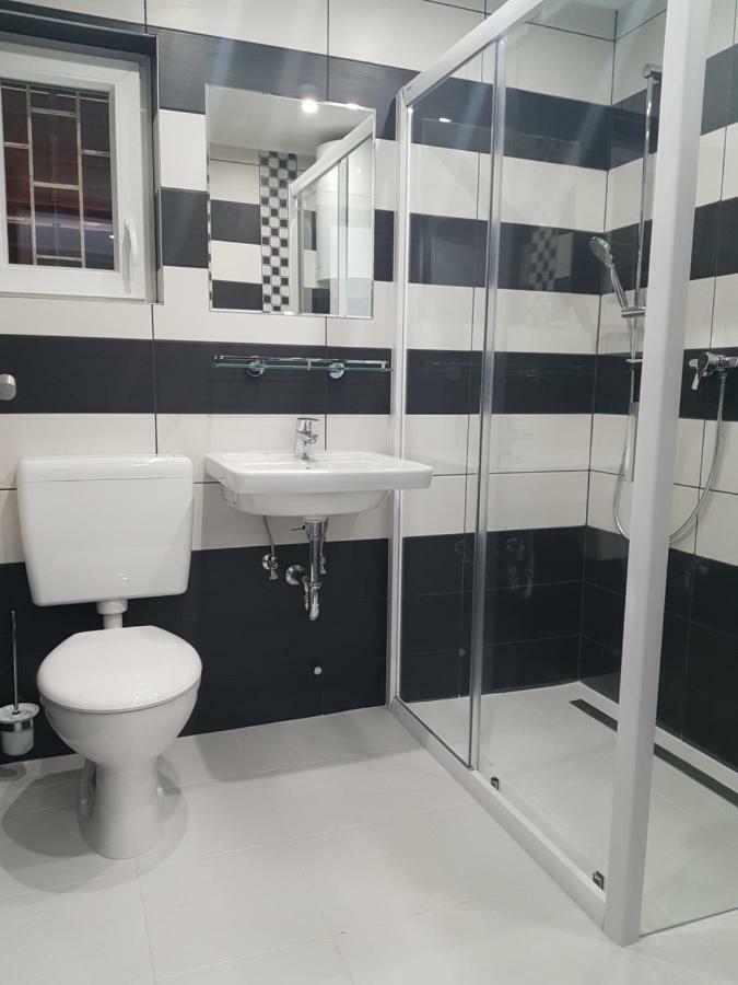 Picurka Apartman Siófok Esterno foto